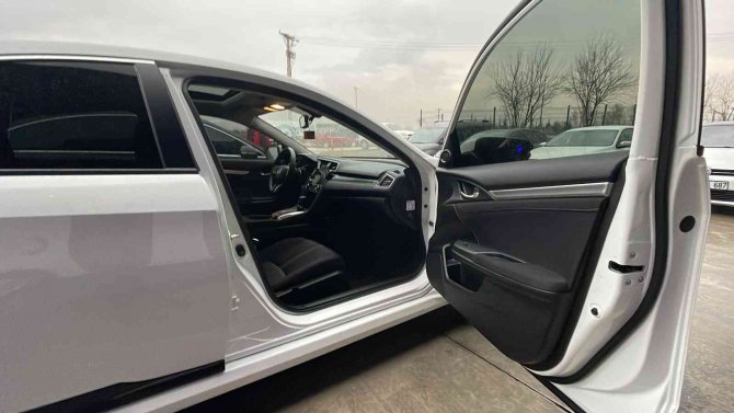 Araç Satacaklara Önemli Uyarı: "Yükselişlere Aldanmayın"