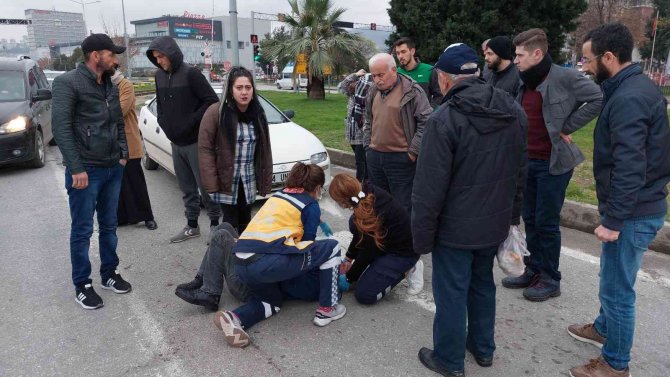 Otomobilin Çarptığı Yaya Hastanelik Oldu