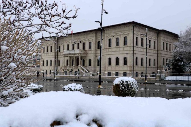 Tarihi Kentte Kar Kartpostallık Görüntüler Oluşturdu