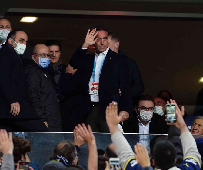 Spor Toto Süper Lig: Fenerbahçe: 1 - Beşiktaş: 0 (Maç Devam Ediyor)