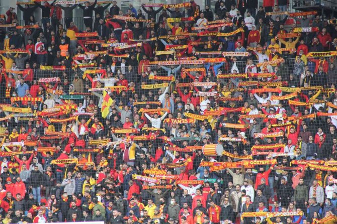 Spor Toto Süper Lig: Göztepe: 0 - Fatih Karagümrük: 0 (İ̇lk Yarı)