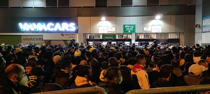 Kadıköy’de İzdiham!
