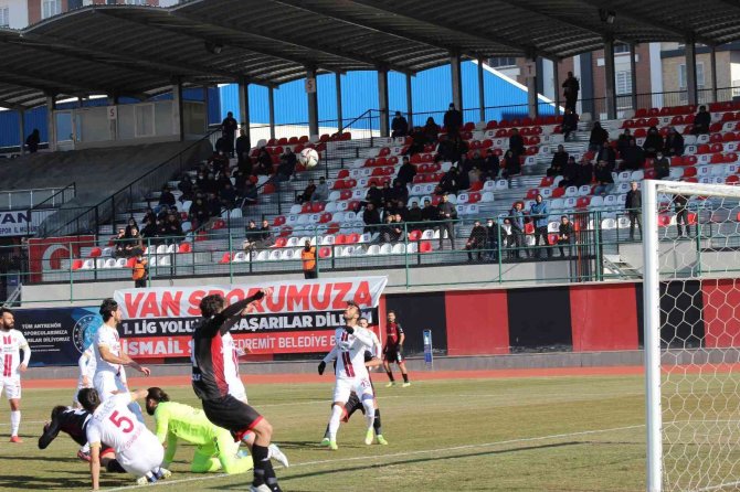 Tff 2. Lig: Vanspor Fk: 3 - İ̇negölspor: 1