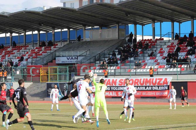Tff 2. Lig: Vanspor Fk: 3 - İ̇negölspor: 1