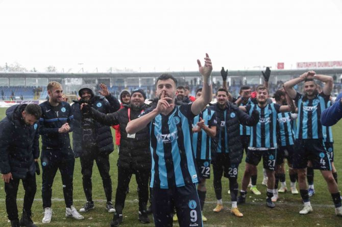 Belediye Kütahyaspor, Ligin İlk Yarısını İkinci Olarak Tamamladı