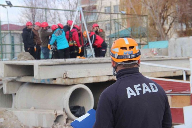 Van Afad Ekipleri 1 Yılda 96 Olaya Müdahale Etti