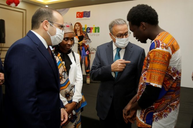 ‘Kültürlerin Buluşma Noktası Türkiye’ Programı Vali Su’nun Katılımıyla Yapıldı