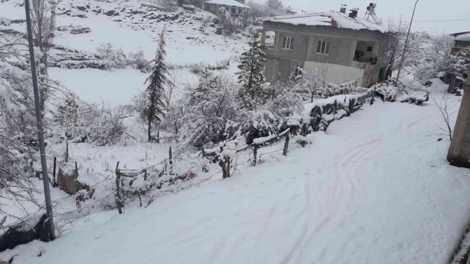 Tufanbeyli’de Eğitime 1 Gün Ara Verildi