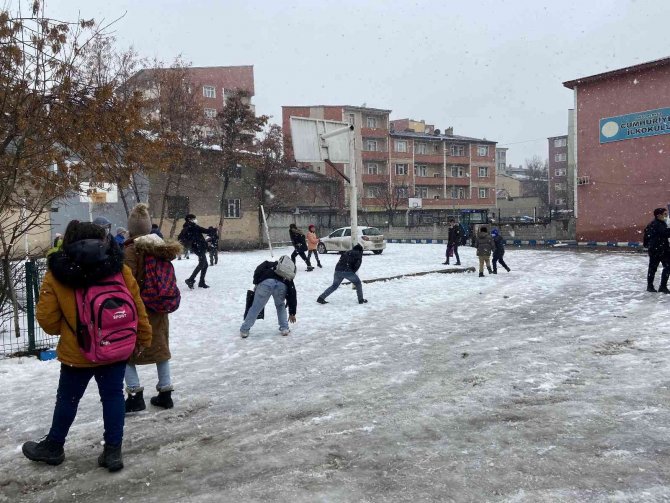 Ağrı Beyaza Büründü, Karın Tadını Çocuklar Çıkardı