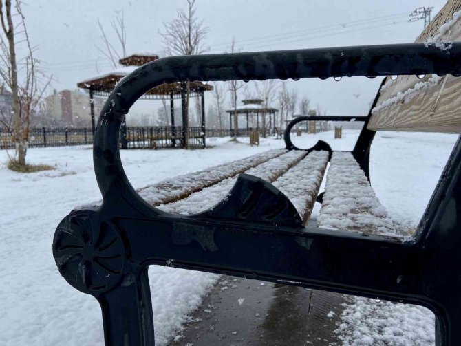 Ağrı Beyaza Büründü, Karın Tadını Çocuklar Çıkardı
