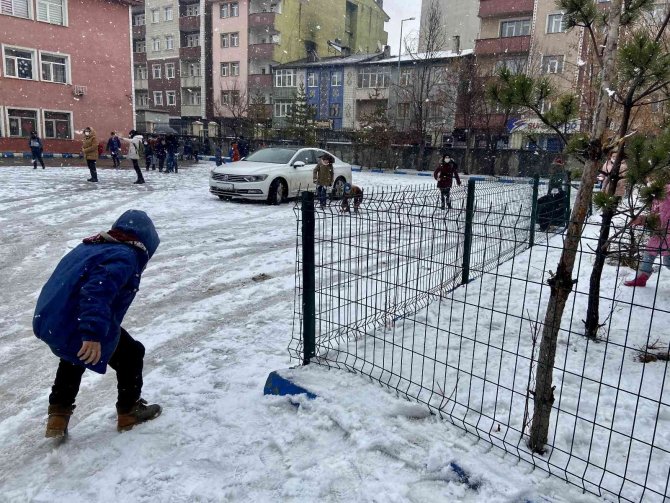 Ağrı Beyaza Büründü, Karın Tadını Çocuklar Çıkardı