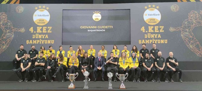 4. Kez Dünya Şampiyonu Olan Vakıfbank, Medyayla Buluştu