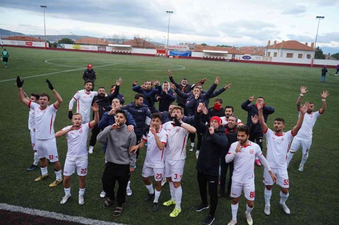 Ayvalıkgücü Belediyespor’a Liderlik Çok Yakıştı