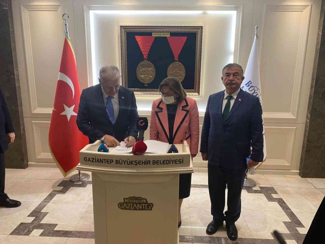 Binali Yıldırım Ve İ̇smet Yılmaz’ın Gaziantep Temasları