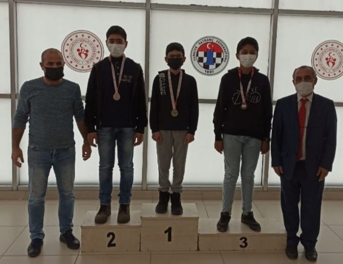 Satrançta Dereceye Girenlere Madalyaları Verildi