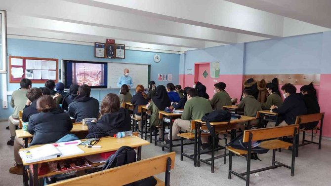 Lise Öğrencilerine Seminer Düzenlendi