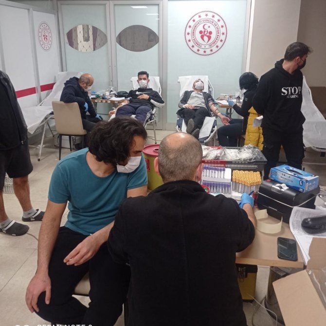 Öğrenciler Kan Bağışında Bulundu