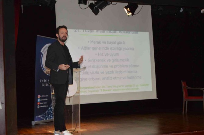 Serkan Can Zengin İ̇stanbul Üniversitesi’nde Öğrencilerle Buluştu