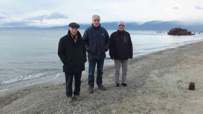 Balıkesir’de Mavi Bayraklı Plajlar Emeklilere Yürüyüş Mekanı Oldu