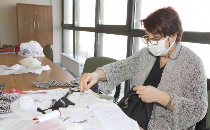 Çankaya Evlerinde Ücretsiz Dikiş Kurslarına İlgi Arttı