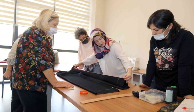 Çankaya Evlerinde Ücretsiz Dikiş Kurslarına İlgi Arttı