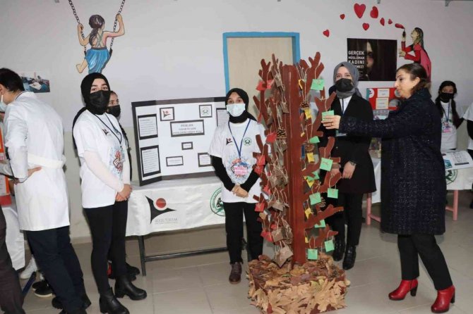 Hakkari’de Bilim Fuarı Heyecanı