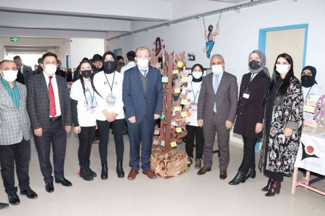 Hakkari’de Bilim Fuarı Heyecanı