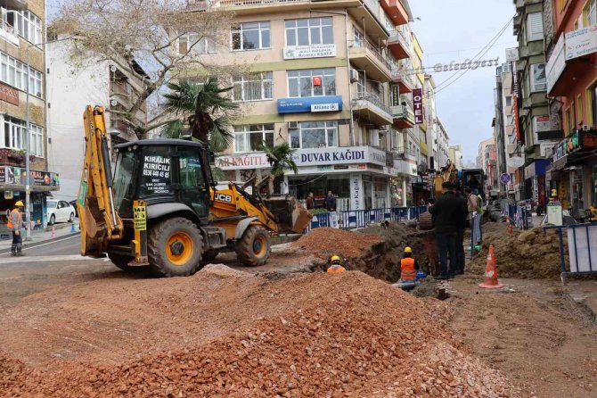 İ̇stiklal Caddesi’nin 300 Metrelik Bölümü Tamamladı