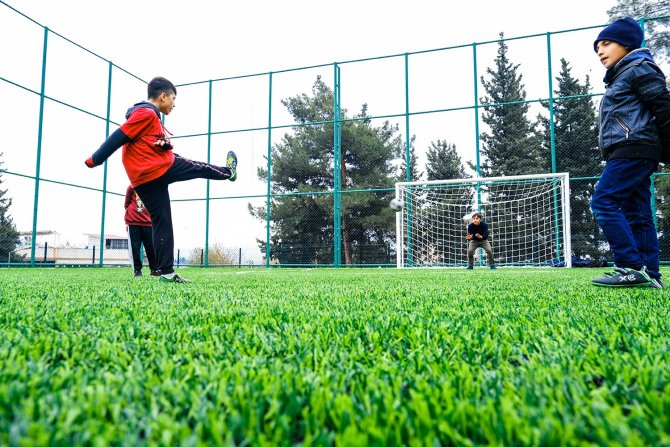 Altı Pazar Yeri Üstü Halı Saha