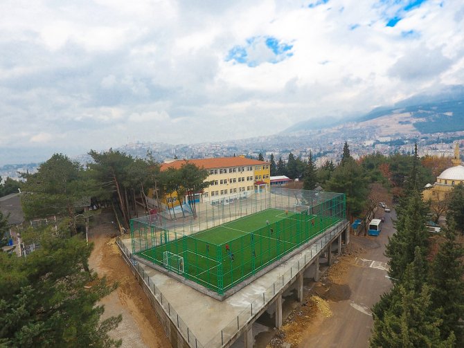 Altı Pazar Yeri Üstü Halı Saha