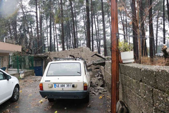 Orman Bölge Müdürlüğü’nün İstinat Duvarı Devrildi