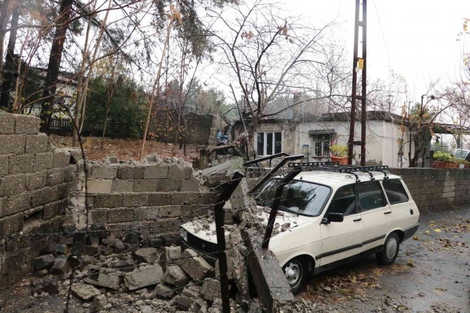 Orman Bölge Müdürlüğü’nün İstinat Duvarı Devrildi