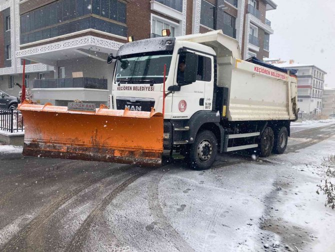 Keçiören’de Sabaha Kadar Kar Mesaisi