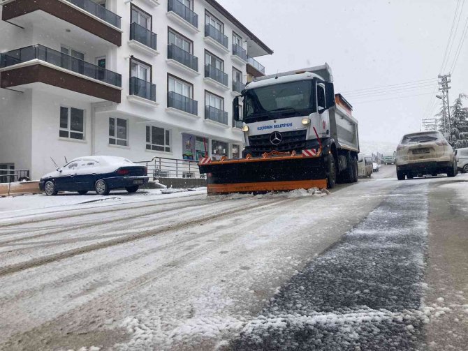 Keçiören’de Sabaha Kadar Kar Mesaisi