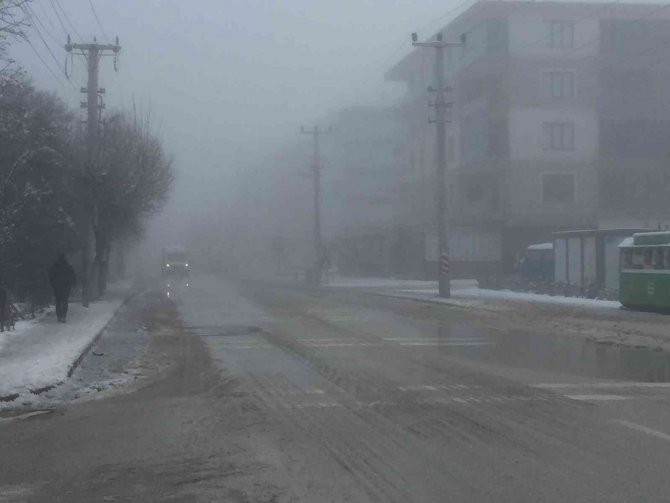 Kulu’da Sis Etkili Oluyor
