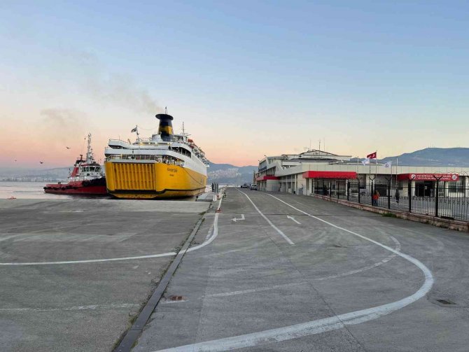 İ̇zmir’e Libya’dan İkinci Yolcu Gemisi Geldi