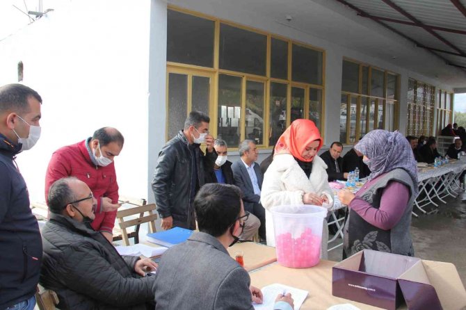 Mut’ta 80 Aile, Kurayla Arazilerine Kavuştu