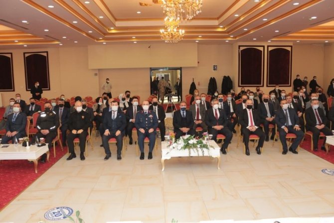 Mhp’ye ’Tasarım Beceri Atölye’sine Katkı Plaketi