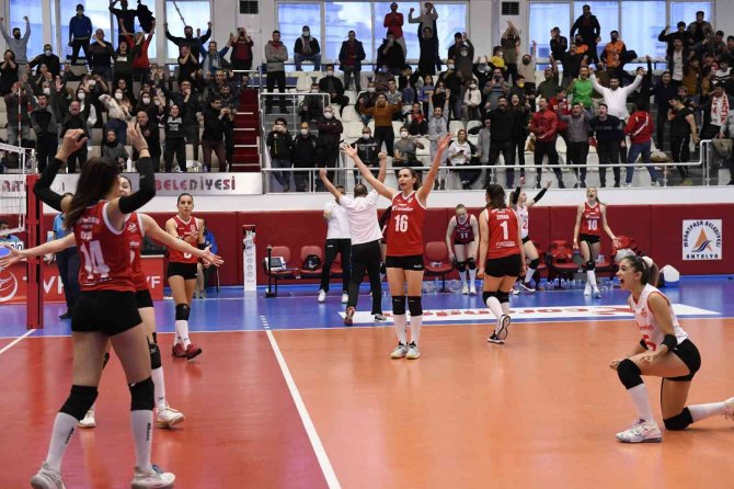 Muratpaşa’nın Sultanları, Altınoluk’u Mağlup Etti