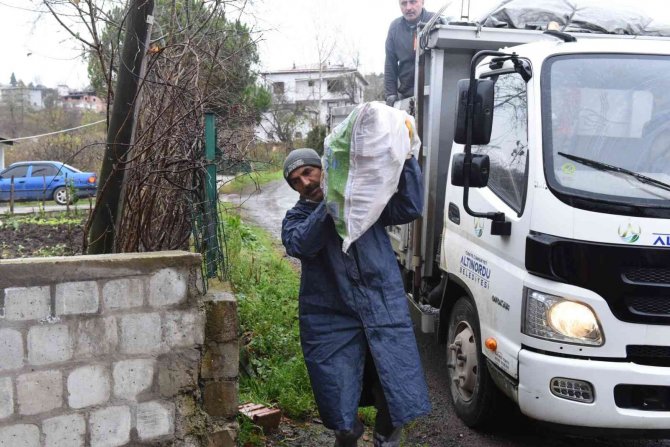 Altınordu Belediyesi’nden İhtiyaç Sahibi Ailelere Destek