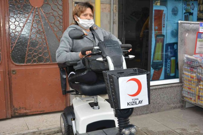 Kızılay’dan Engelleri Aşan Hediye