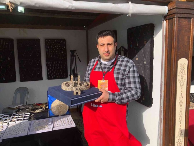 Saf Gümüşten Yapılan Göbeklitepe Heykeli Göz Kamaştırdı