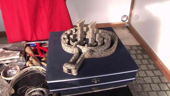 Saf Gümüşten Yapılan Göbeklitepe Heykeli Göz Kamaştırdı