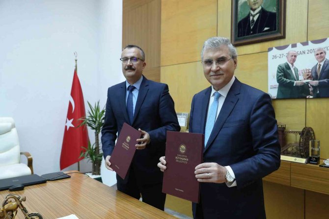 Başkan Yüce: “Sakarya’da Hayvancılığın Gelişmesi İçin Üretiyoruz”