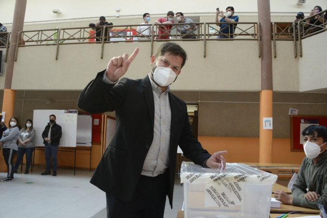 Şili’nin Yeni Devlet Başkanı Gabriel Boric Seçildi