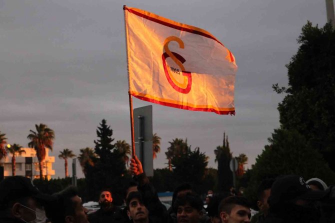 Galatasaray Adana’ya Geldi