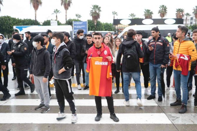 Galatasaray Adana’ya Geldi