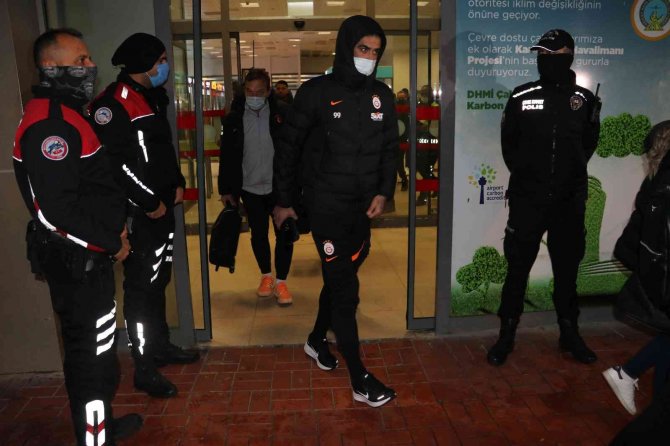 Galatasaray Adana’ya Geldi