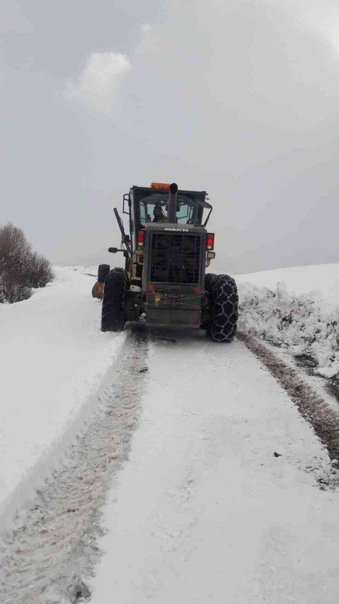 Tunceli’de 144 Köy Yolu Ulaşıma Kapandı