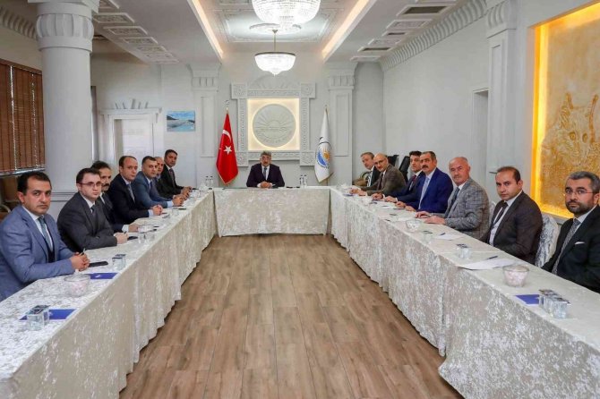 Vali Bilmez, İlçe Belediye Başkanlarıyla Bir Araya Geldi